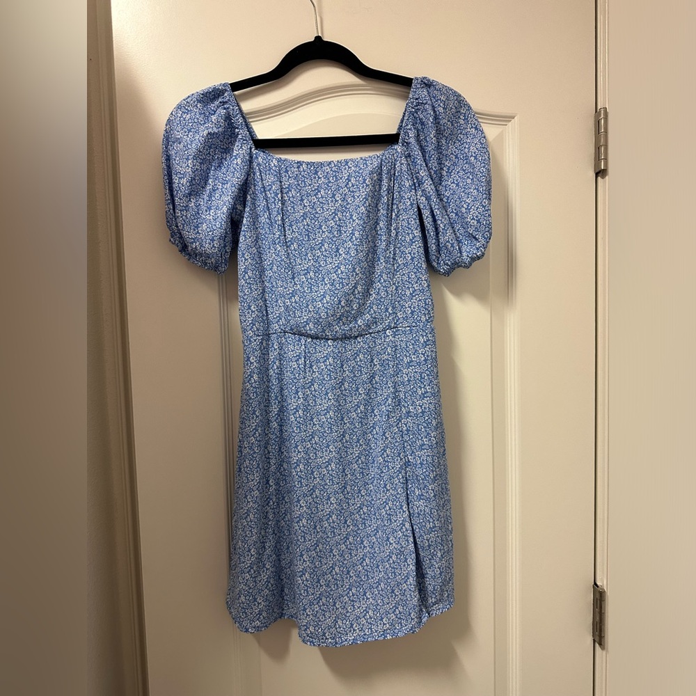 ALTAR’D STATE Floral blue white Puff-Sleeve Women’s Dress Size Small
